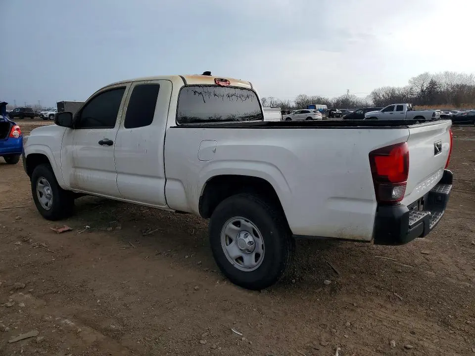 2018 TOYOTA TACOMA SR  