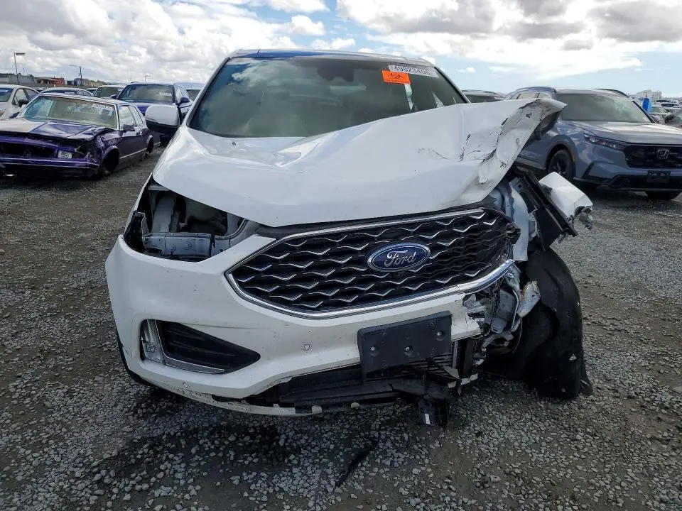 2022 FORD EDGE TITANIUM  