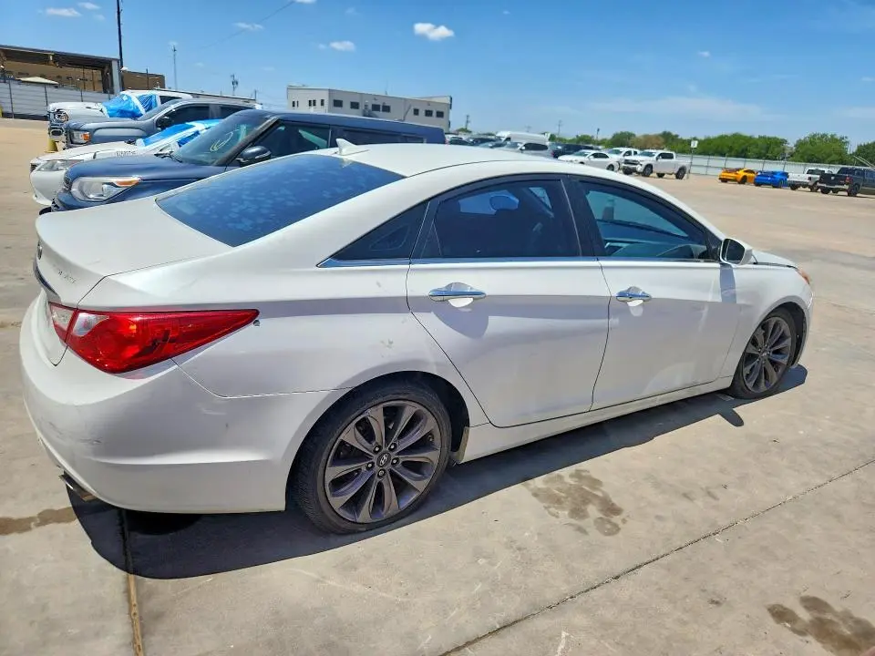 2011 HYUNDAI SONATA SE  