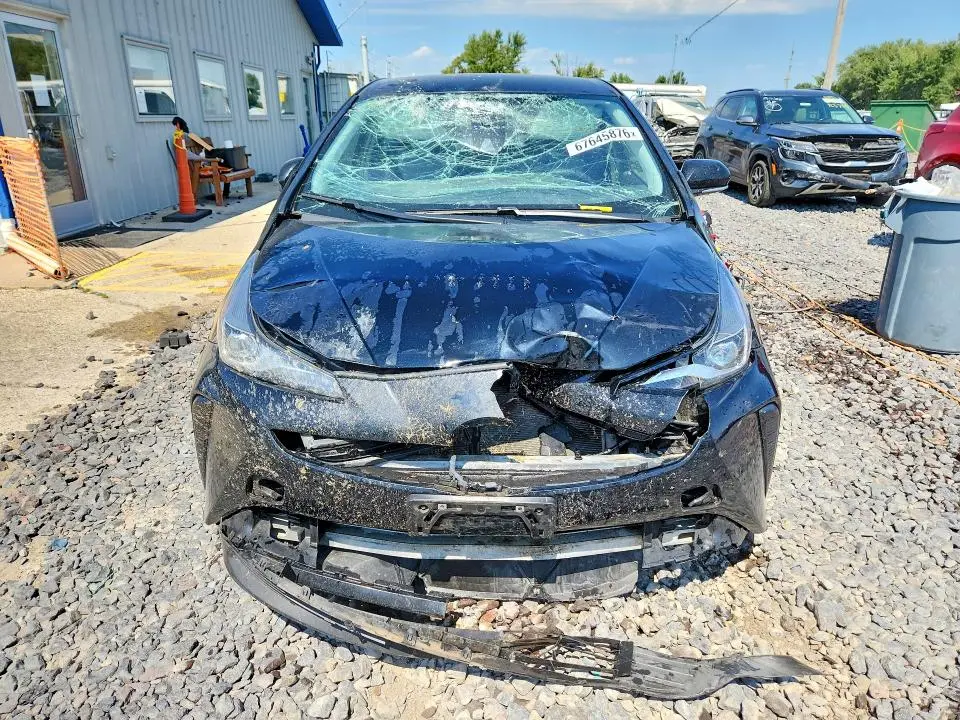 2021 TOYOTA PRIUS LE  