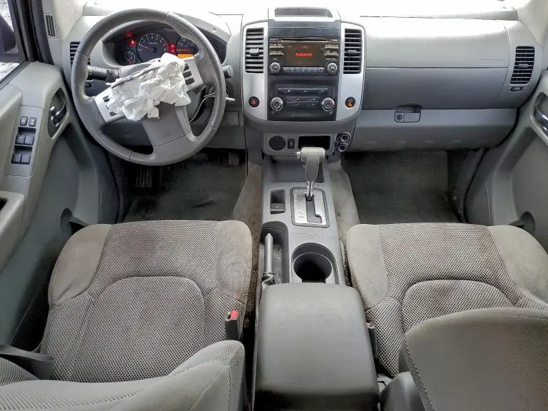 2013 NISSAN FRONTIER S  