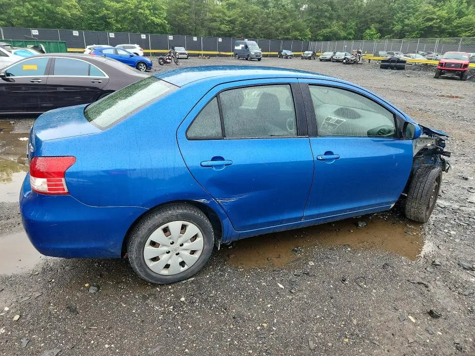 2010 TOYOTA YARIS BASE  