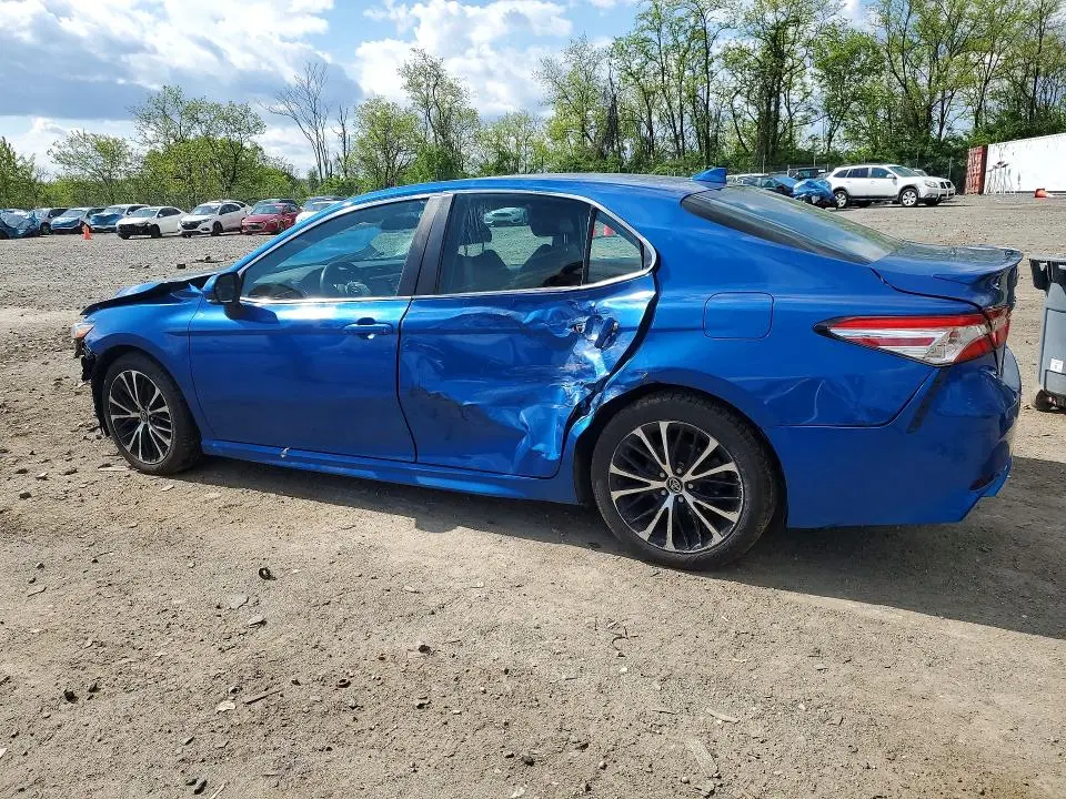 2020 TOYOTA CAMRY SE  