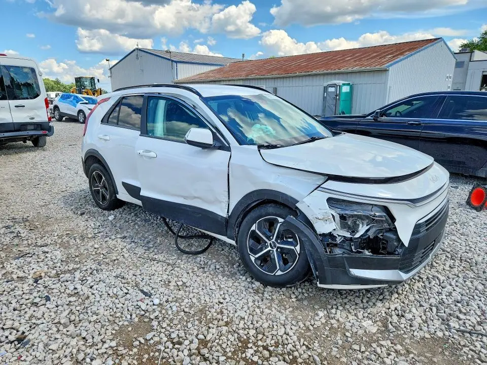 2024 KIA NIRO EX  