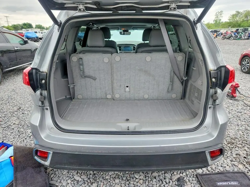 2017 TOYOTA HIGHLANDER LIMITED  