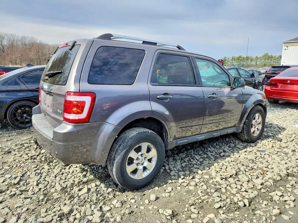 2011 FORD ESCAPE   