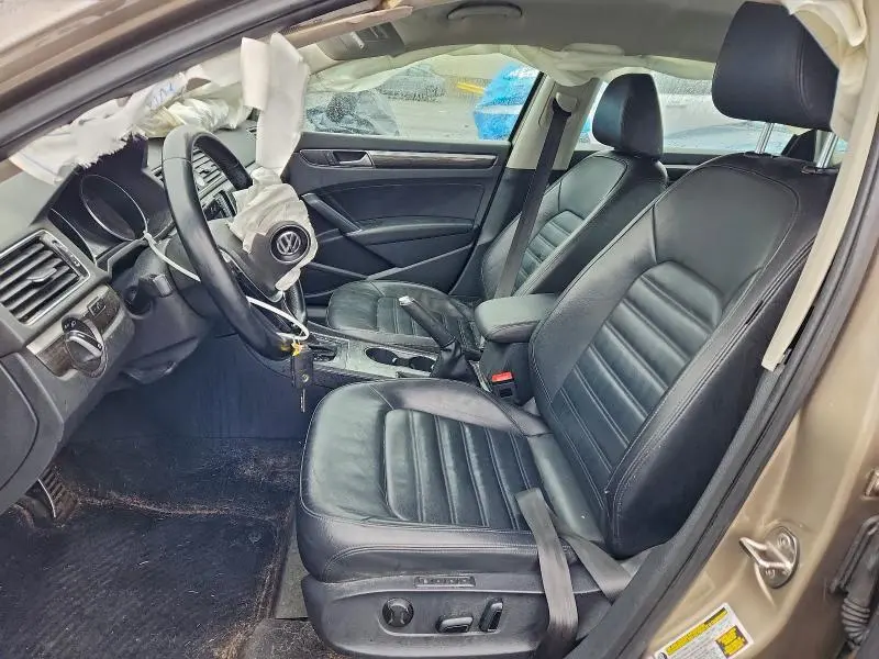2016 VOLKSWAGEN PASSAT SEL  