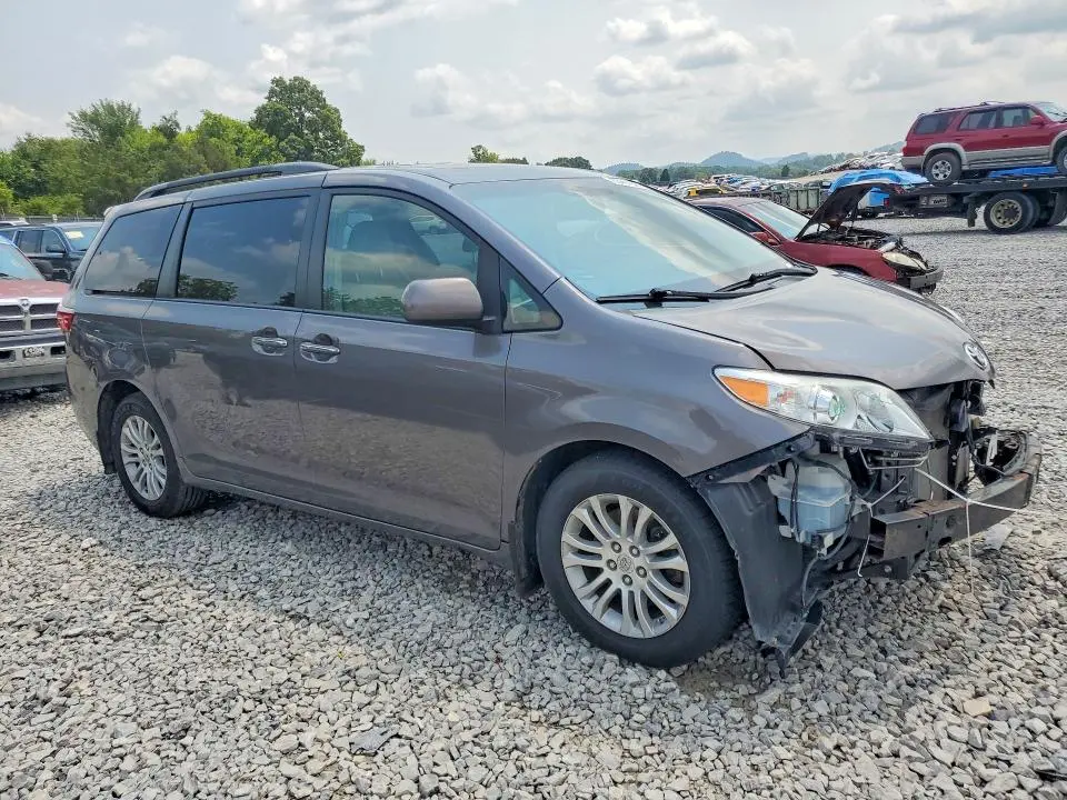 2015 TOYOTA SIENNA XLE PREMIUM 8-PASSENGER  