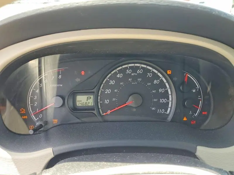 2013 TOYOTA SIENNA LE  