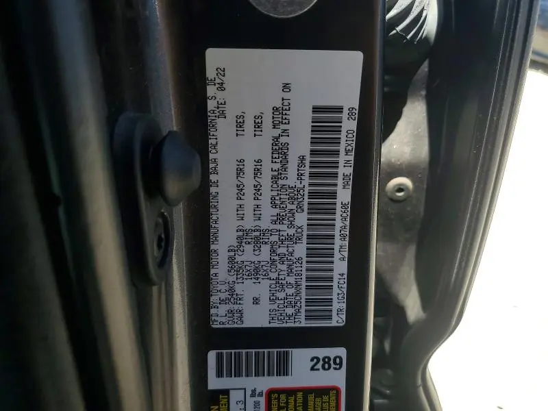 2022 TOYOTA TACOMA SR5 V6  