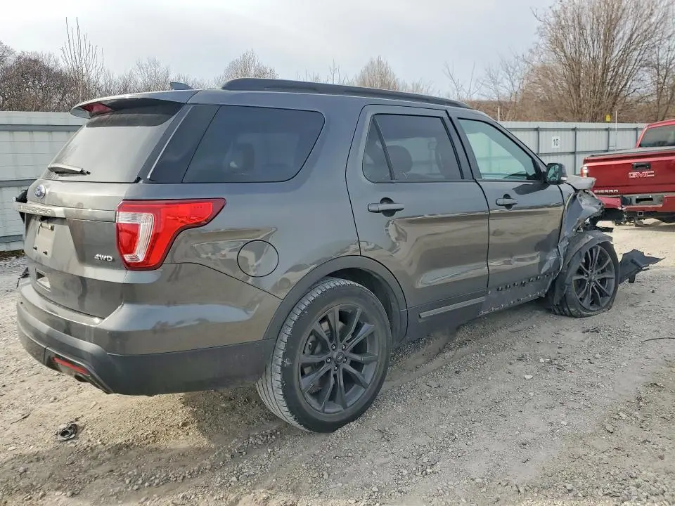 2017 FORD EXPLORER XLT  