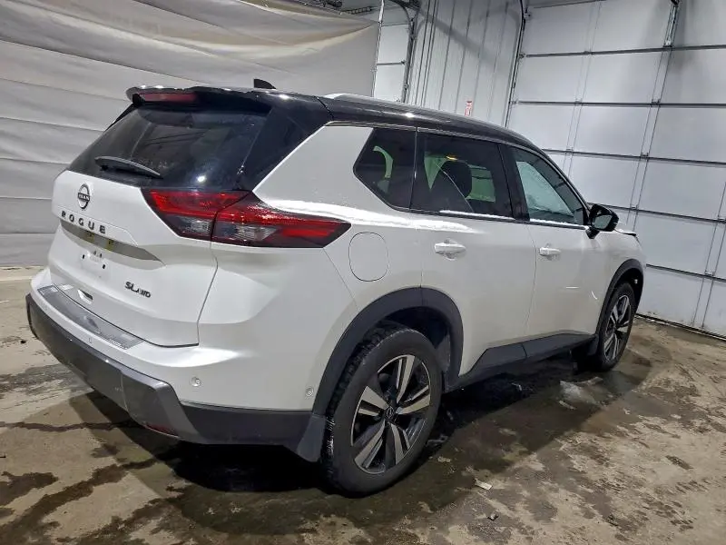 2024 NISSAN ROGUE SL  