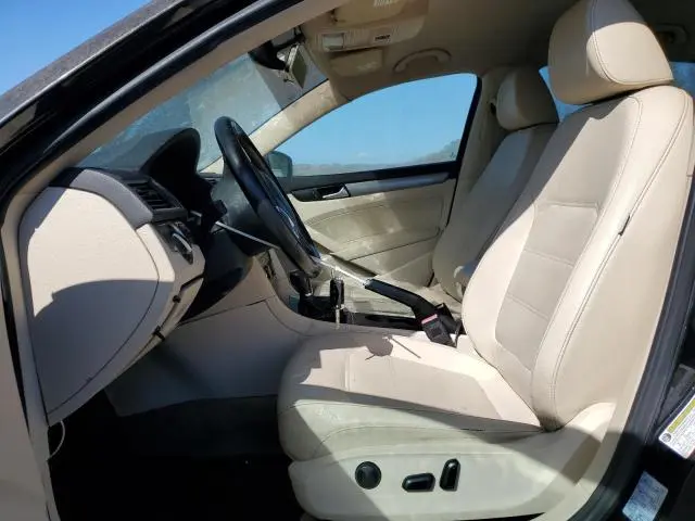 2014 VOLKSWAGEN PASSAT S  