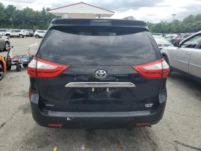 2017 TOYOTA SIENNA XLE  
