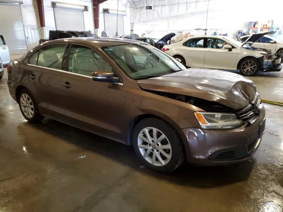 2014 VOLKSWAGEN JETTA SE  