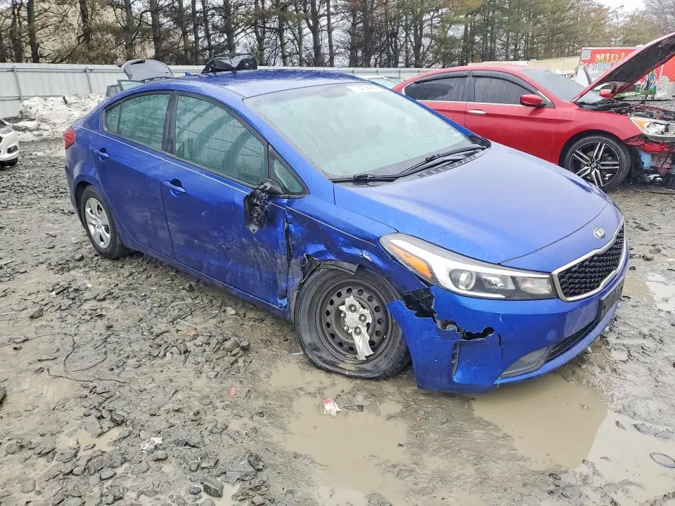 2017 KIA FORTE LX  