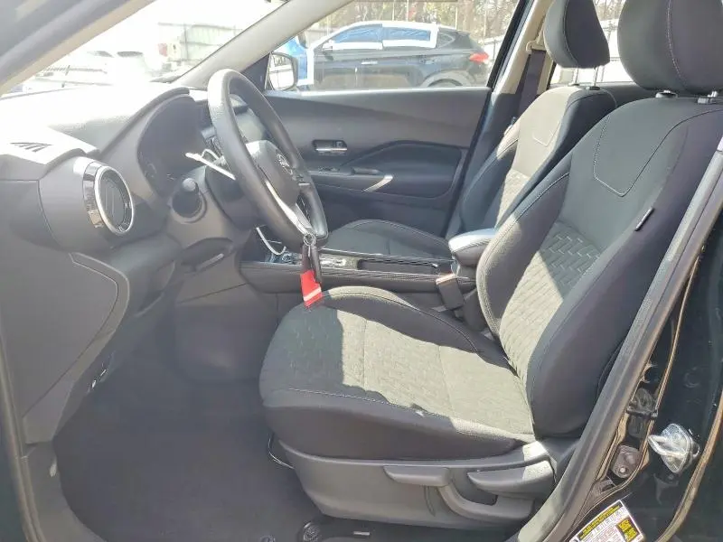 2022 NISSAN KICKS SV  