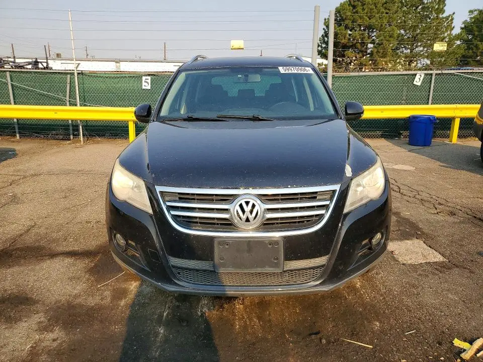 2010 VOLKSWAGEN TIGUAN SE  