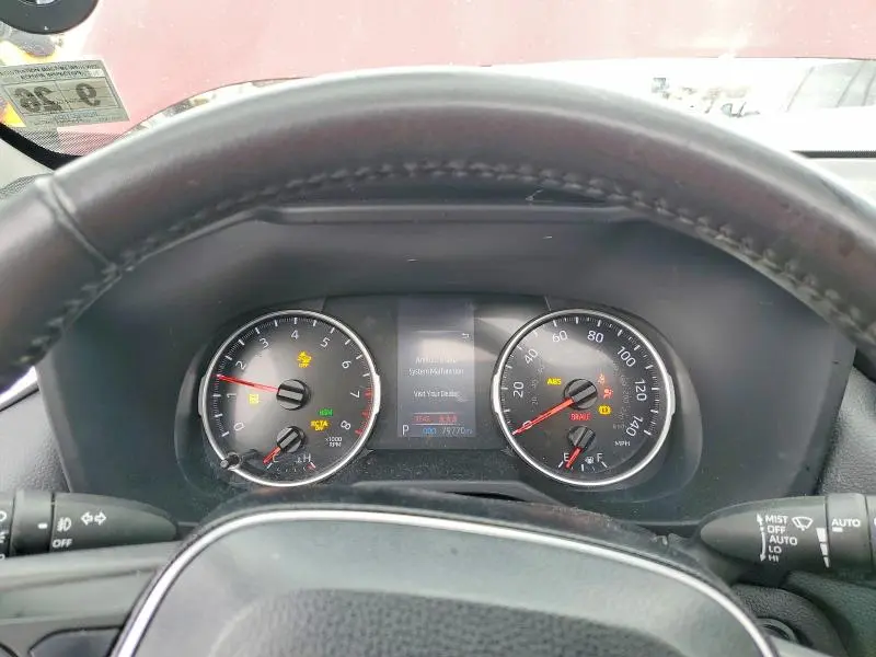 2021 TOYOTA RAV4 XLE  