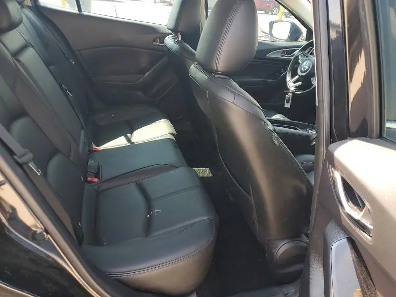 2018 MAZDA 3 TOURING  