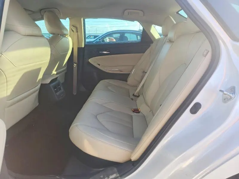2021 TOYOTA AVALON XLE  