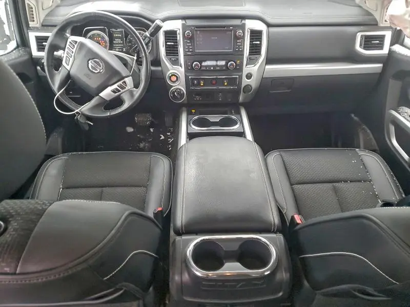 2017 NISSAN TITAN SV  