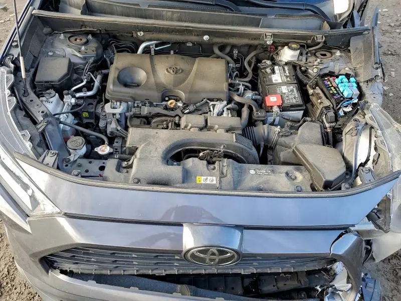 2021 TOYOTA RAV4 XLE  