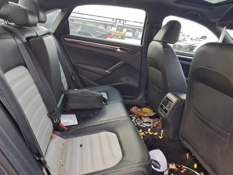 2018 VOLKSWAGEN PASSAT GT  