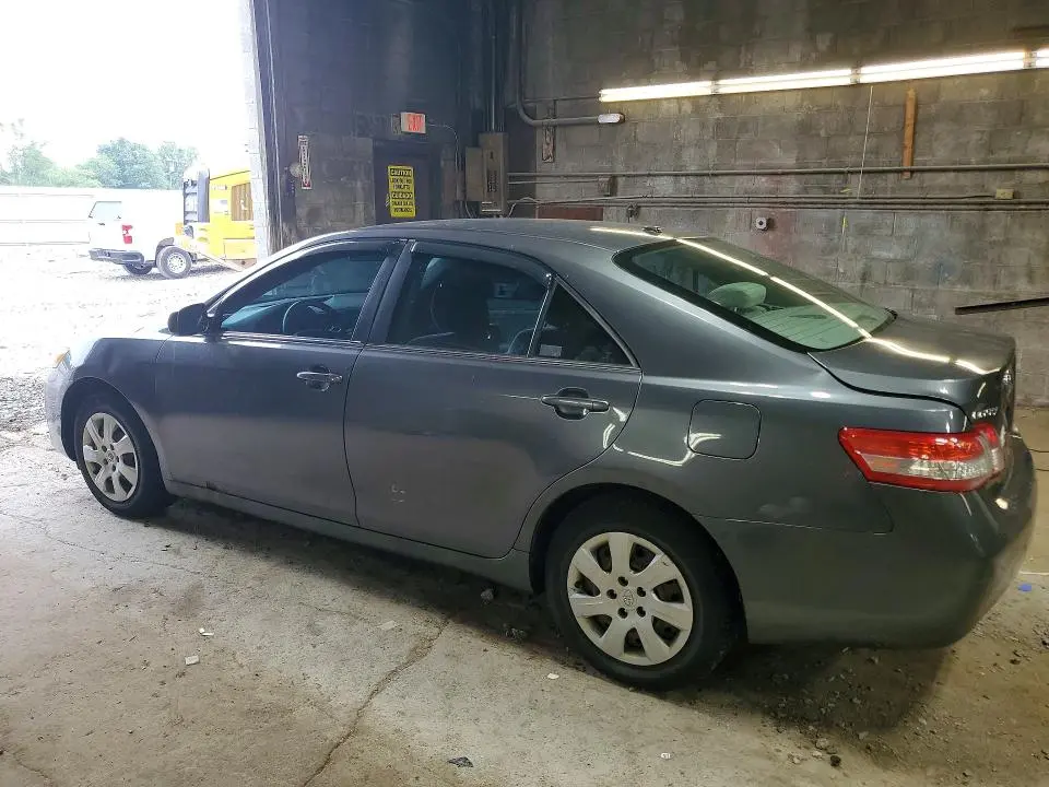 2010 TOYOTA CAMRY LE  