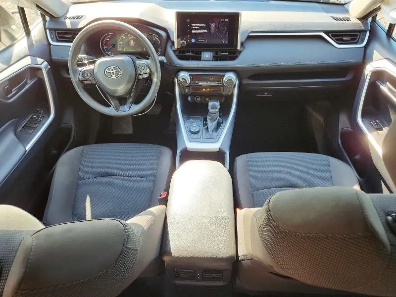 2025 TOYOTA RAV4 LE  