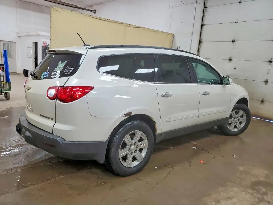 2011 CHEVROLET TRAVERSE LT  
