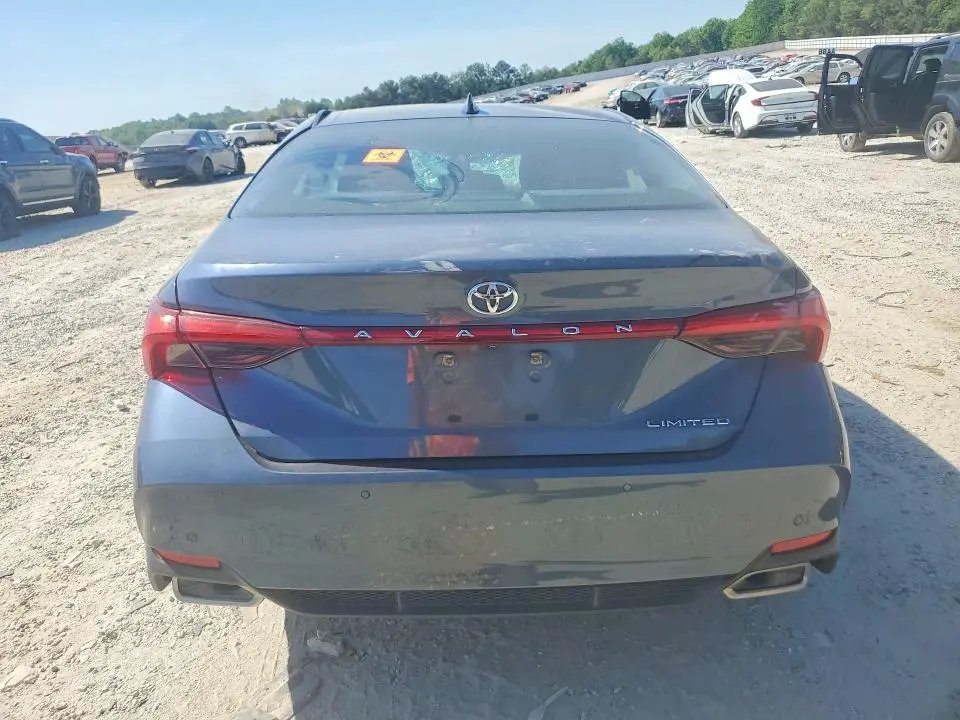 2019 TOYOTA AVALON LIMITED  