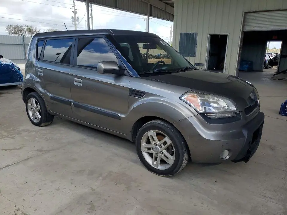 2010 KIA SOUL +  