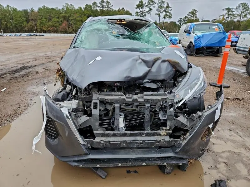 2021 NISSAN KICKS SV  