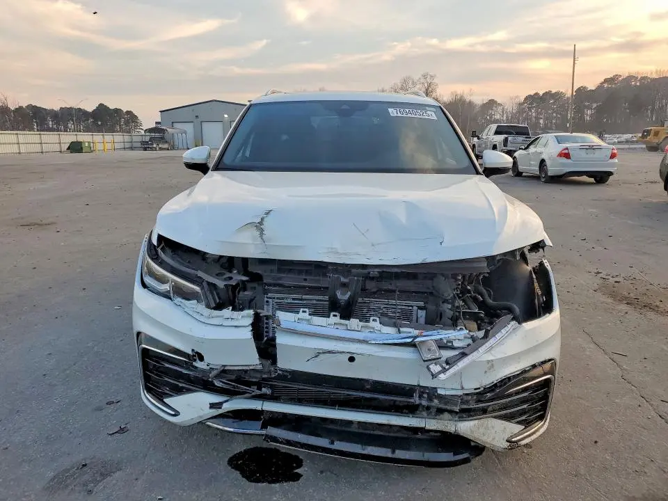 2023 VOLKSWAGEN TIGUAN SEL R-LINE BLACK  