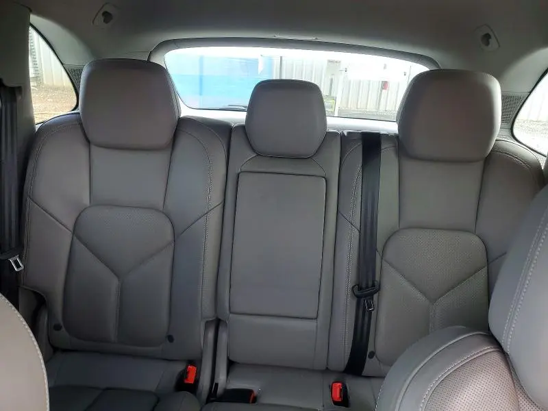 2014 PORSCHE CAYENNE   