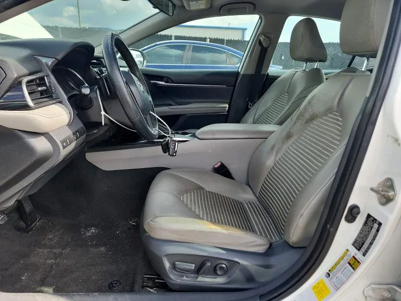2019 TOYOTA CAMRY SE  