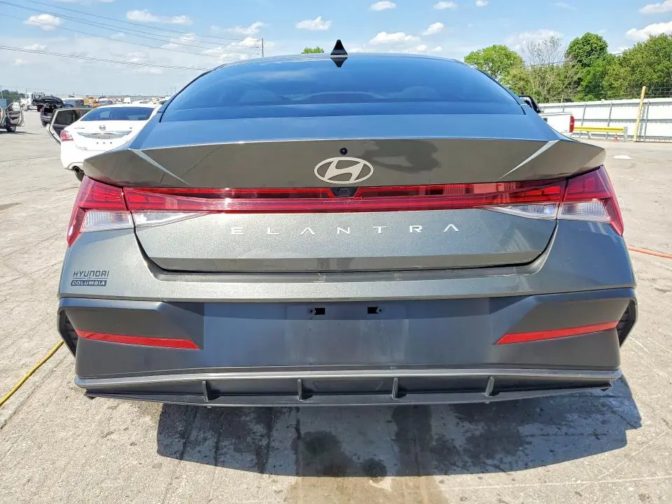 2025 HYUNDAI ELANTRA SEL  