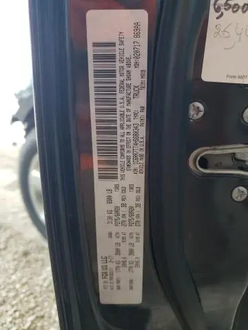 2017 RAM 1500 SLT  