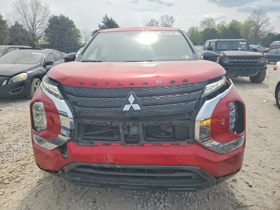 2024 MITSUBISHI OUTLANDER SE  