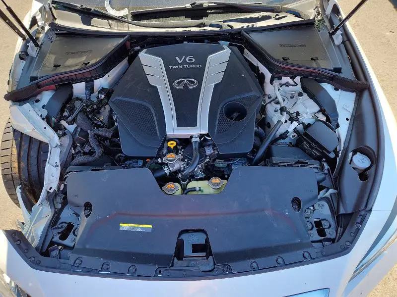 2016 INFINITI Q50 RED SPORT 400  