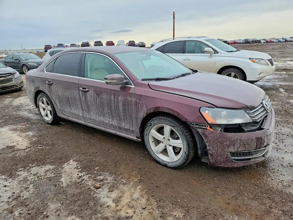 2013 VOLKSWAGEN PASSAT SE  