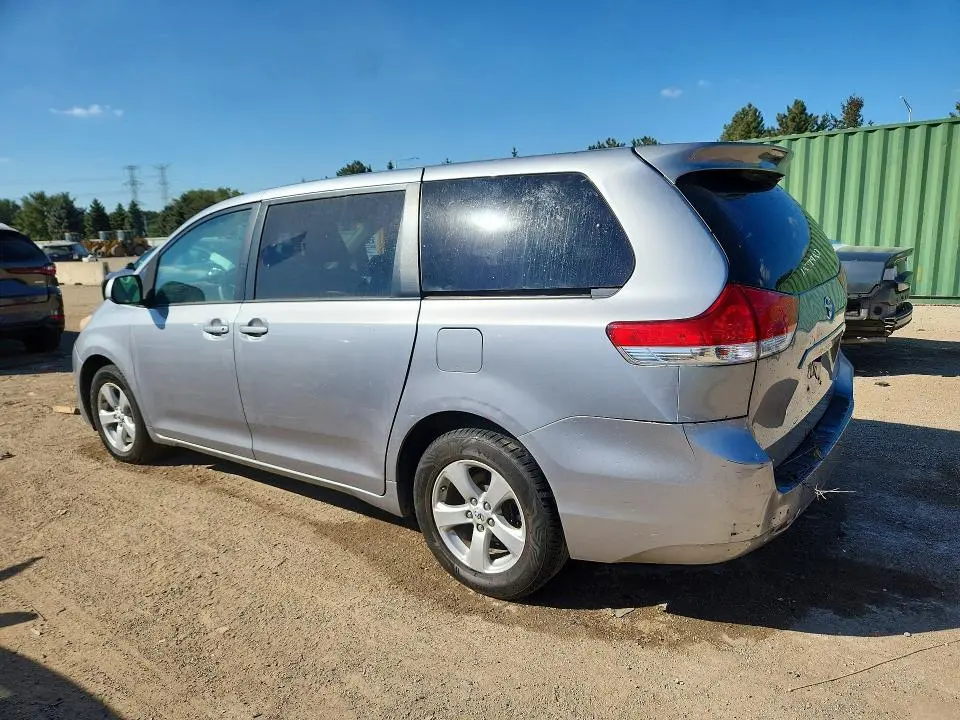 2012 TOYOTA SIENNA LE 8-PASSENGER  