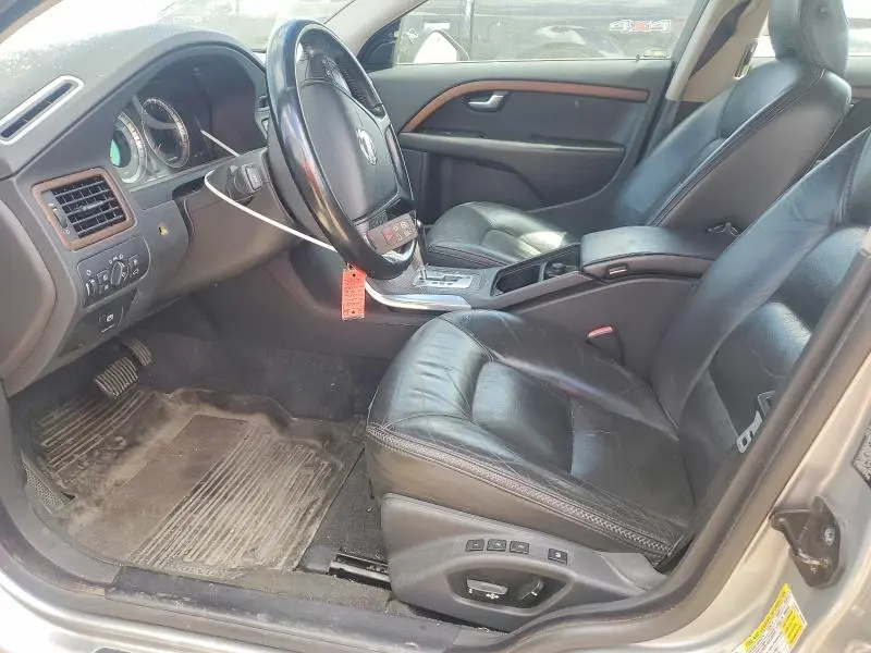 2011 VOLVO XC70 3.2  