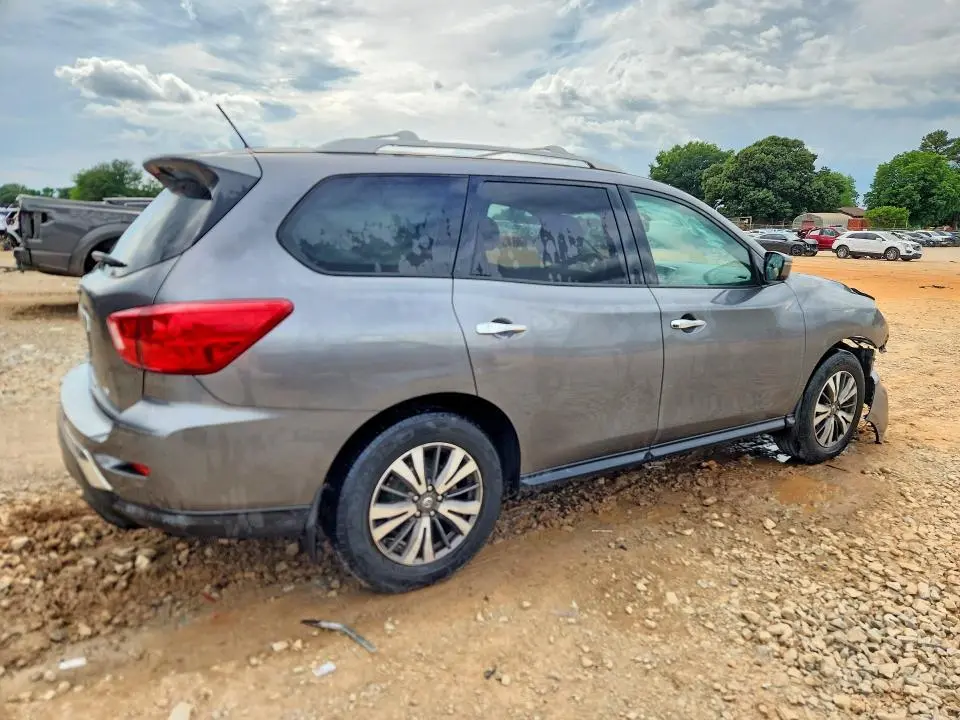 2017 NISSAN PATHFINDER SV  
