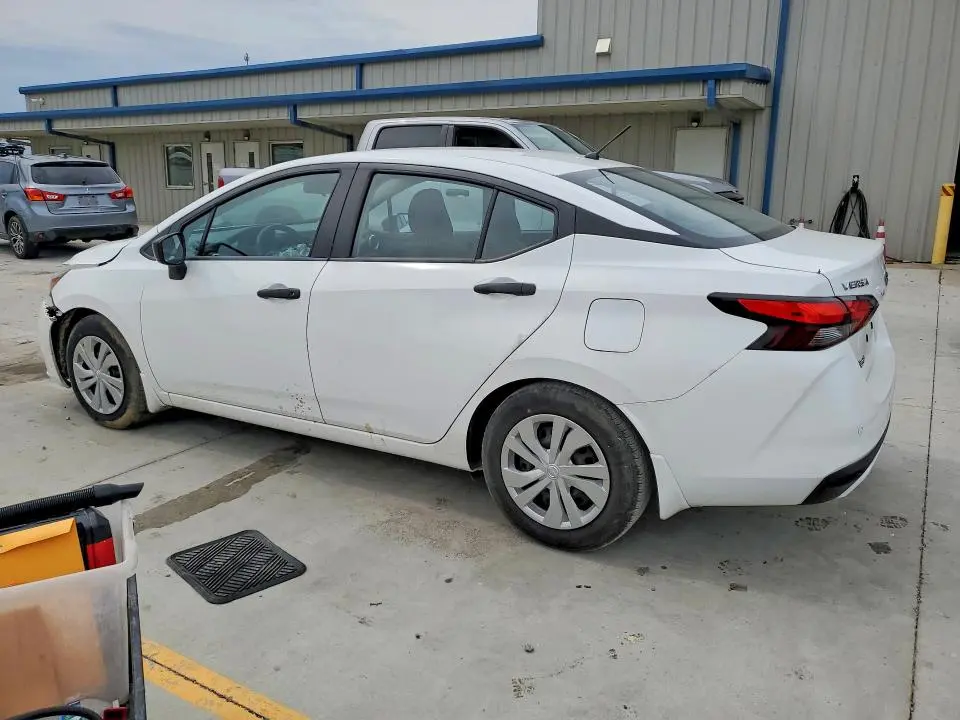2021 NISSAN VERSA S  