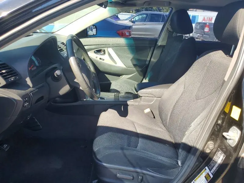 2011 TOYOTA CAMRY SE  