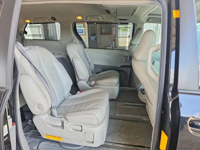 2011 TOYOTA SIENNA XLE 7-PASSENGER  