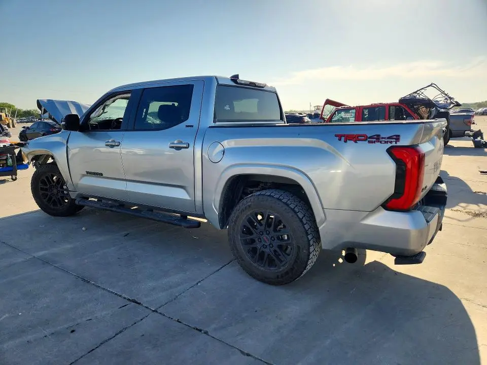 2024 TOYOTA TUNDRA SR5  