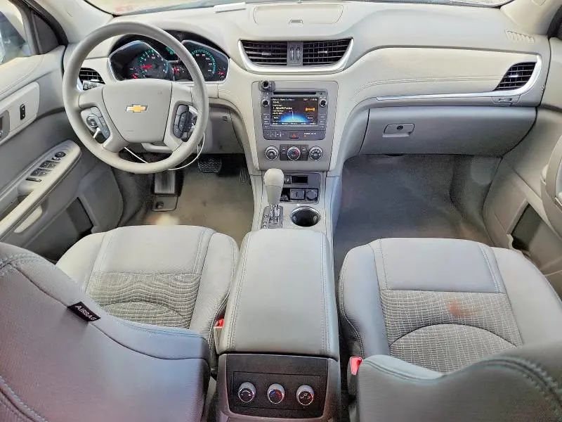 2017 CHEVROLET TRAVERSE LS  